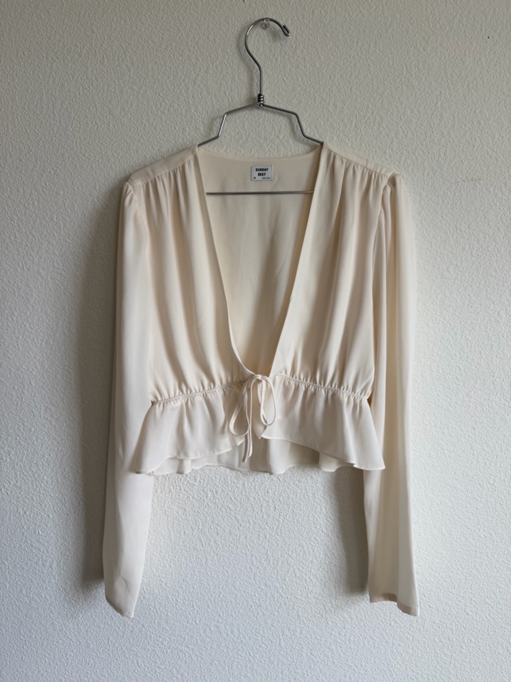 Sunday Best Cream Tie-Front V-Neck Blouse XS